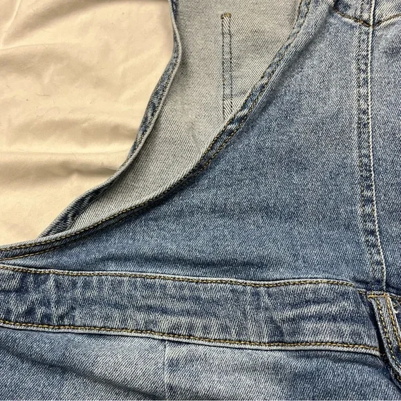 Ava & Viv Light wash Overall Shorts Size 20 - Picture 8 of 9